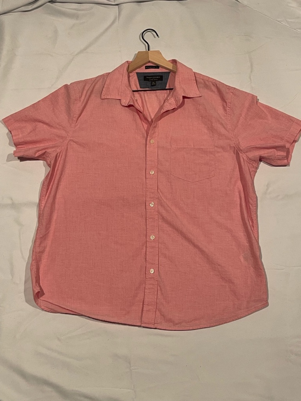 Banana Republic Short-Sleeve Button-Down Shirt in Pink